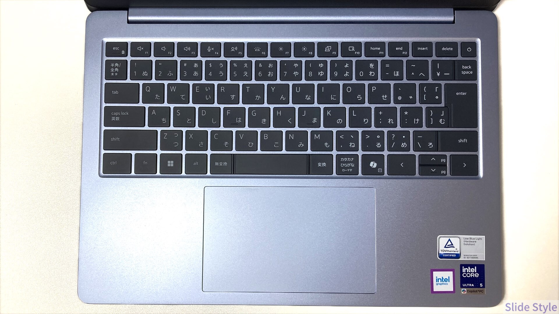 キーボード全体とステッカー