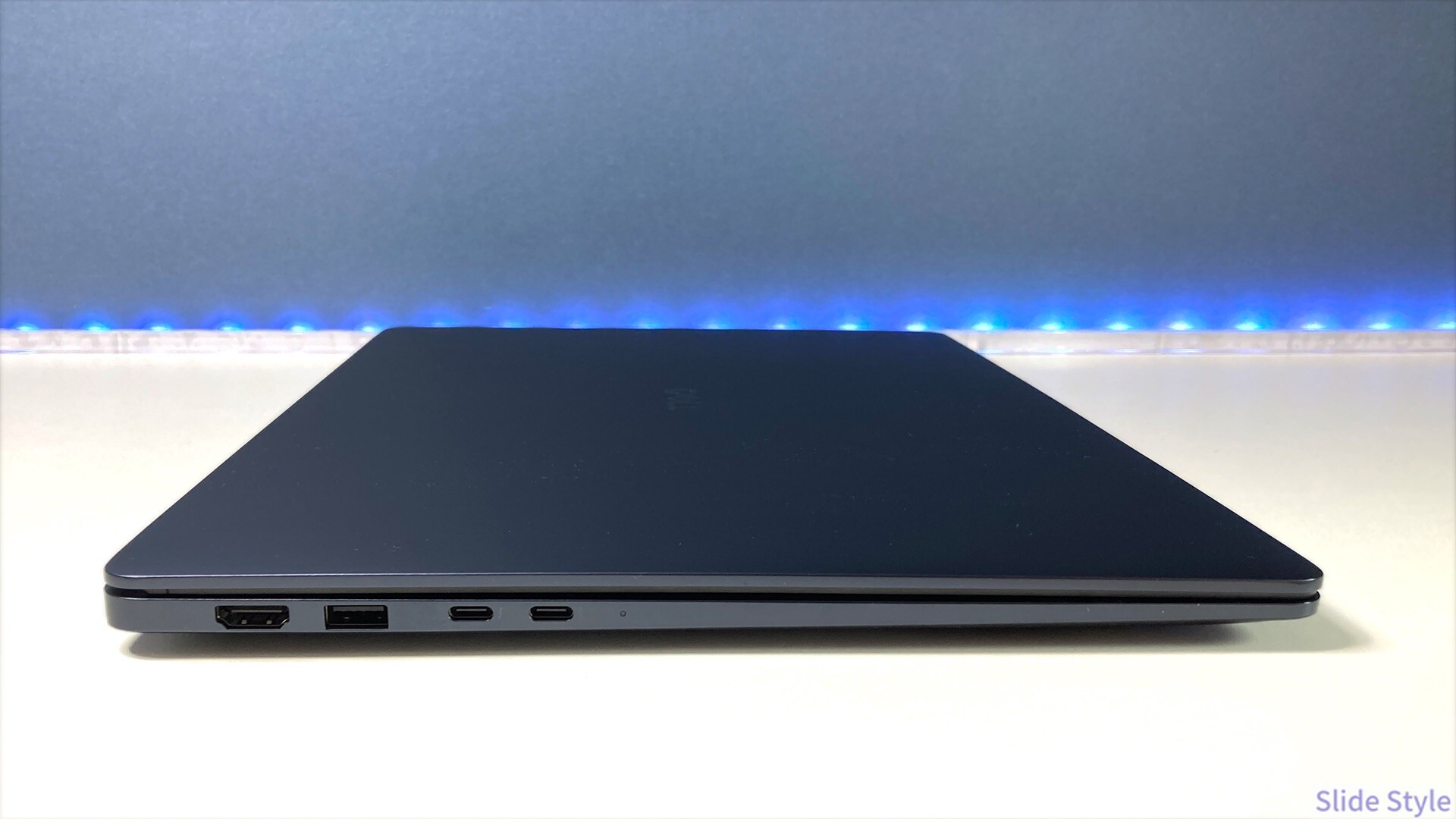 左側面ポート・HDMI・USB-C