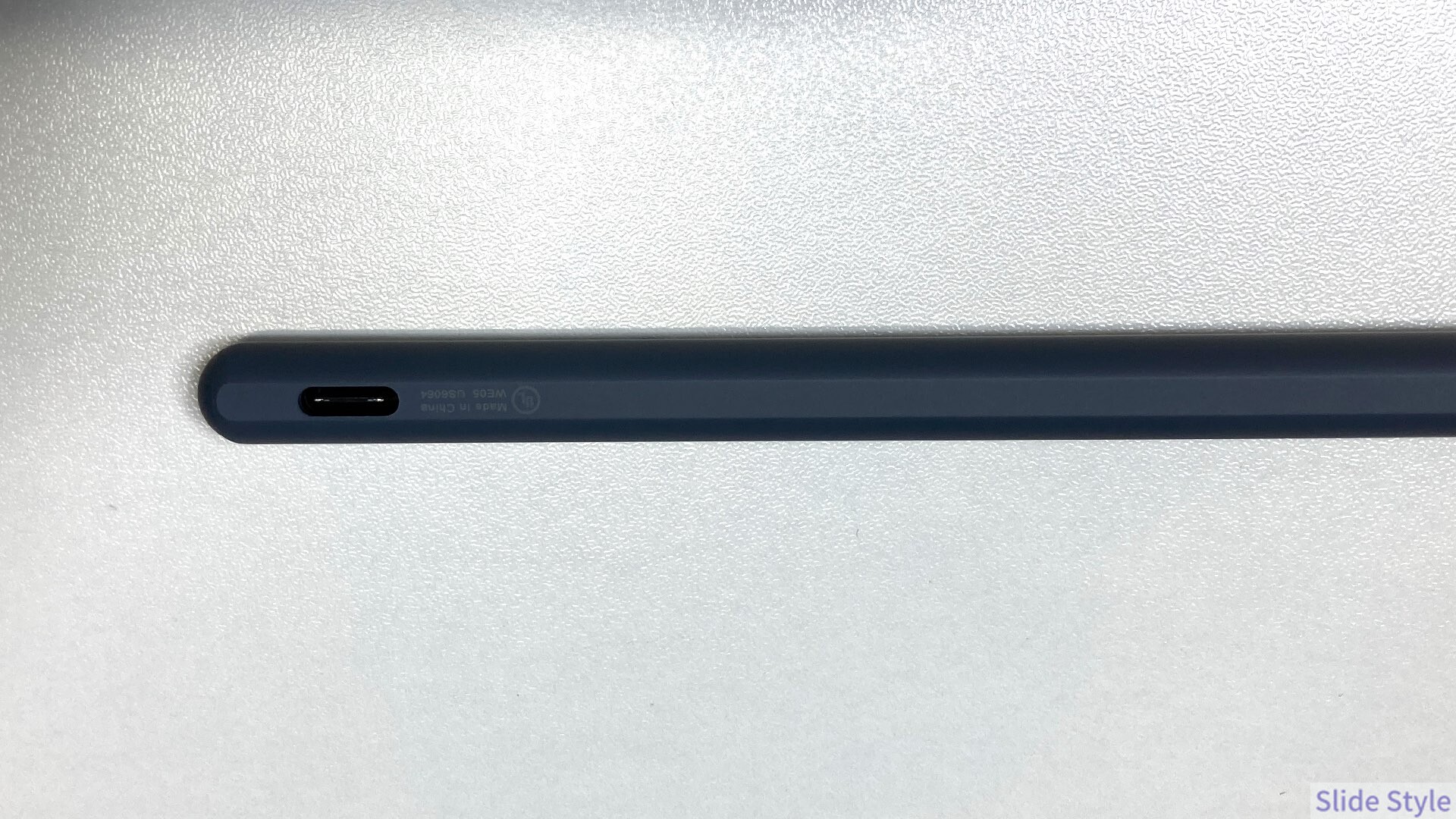 Lenovo IdeaPad 5i 2-in-1 Gen 11の左側面USB Type-C端子